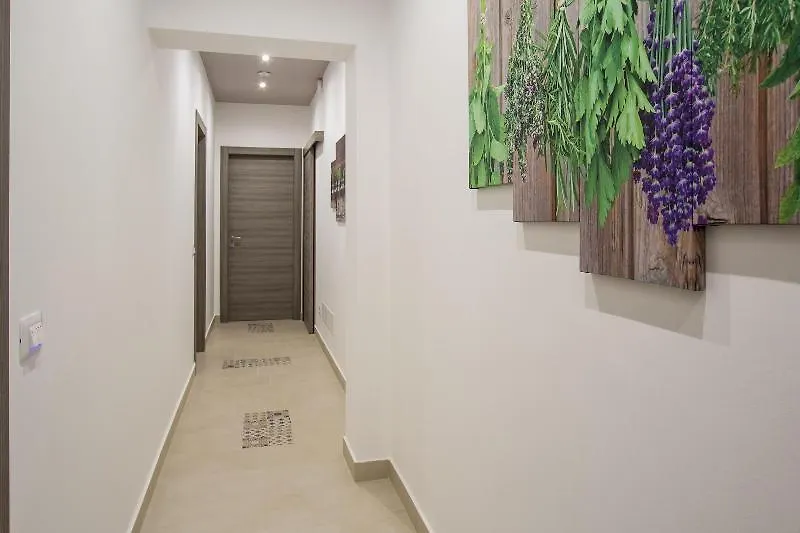 Casa Dell'Aromatario B&B 夏卡 3*,  意大利